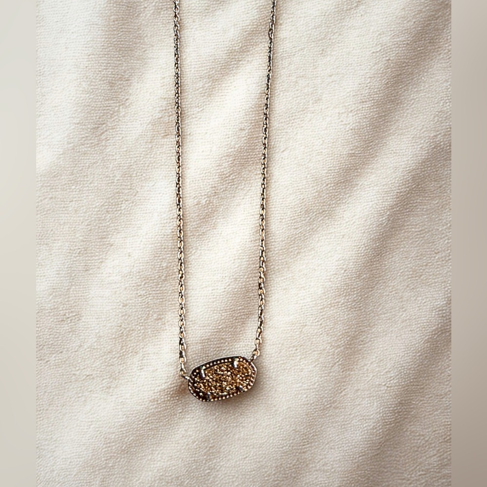 Kendra Scott Gold-Tone Oval Pendant Necklace – Dainty & Sparkling Authentic